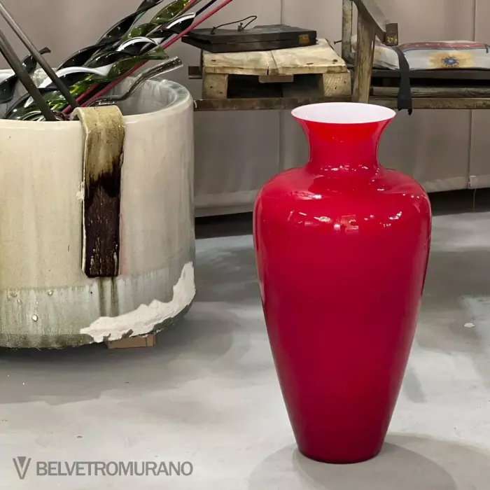 Anthea in vetro soffiato colore rosso Belvetro murano