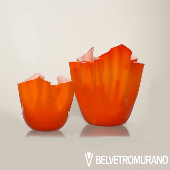Plein vaso a fazzoletto colore arancio incamiciato realizzato a mano Belvetro murano